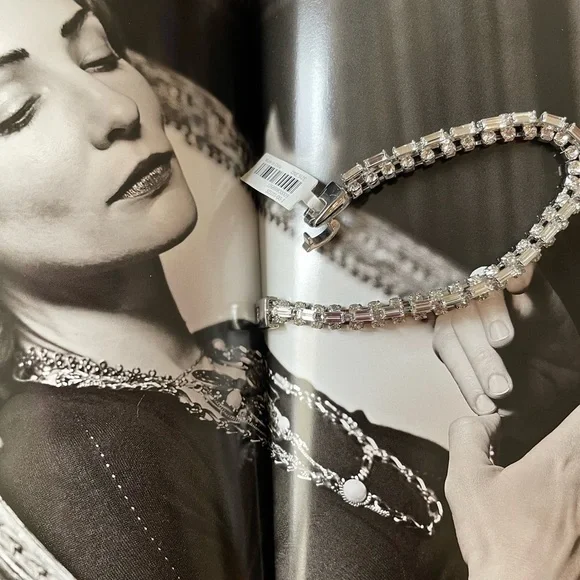 - New - BR silver tone bracelet - Picture 3 of 3